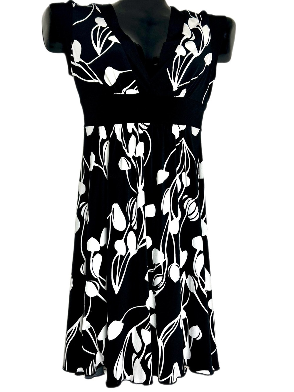 Speechless Black and White Floral V-Neck Dress